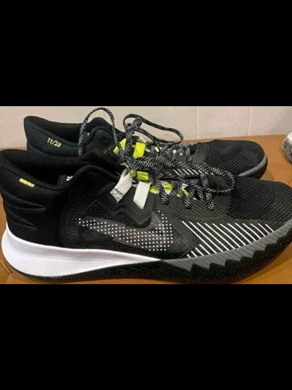 Nike King Kyrie Men’s Black Trainers with Neon Yellow Accents Size